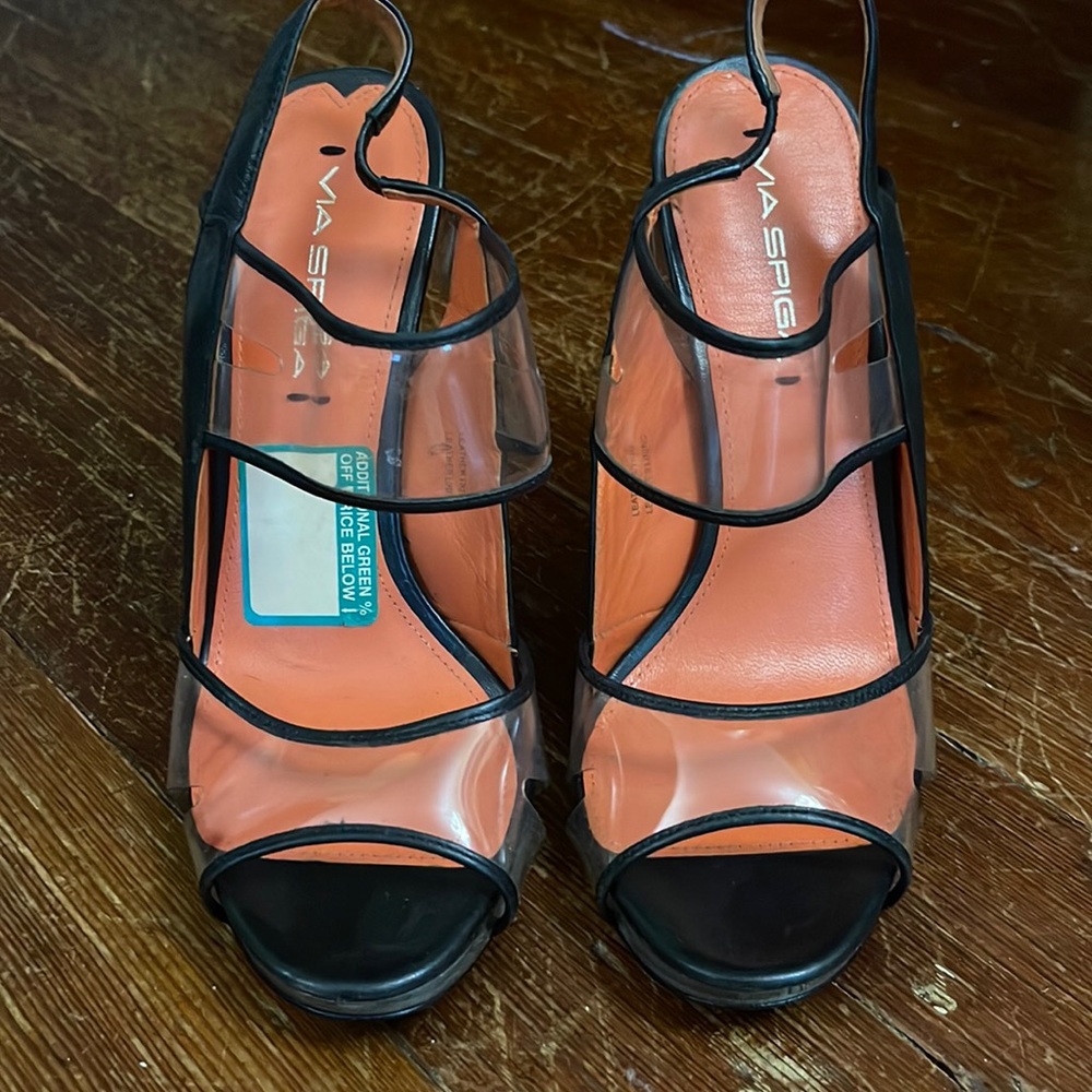 ✨NEVER WORN✨ Via Spiga clear heels